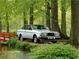 Volvo 262 C 2.jpg