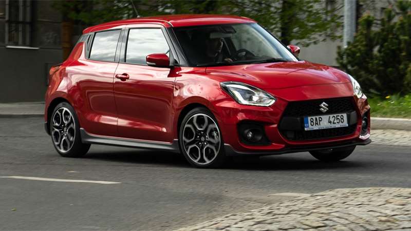 TEST Suzuki Swift Sport Hybrid: Kluci se už moc nebaví, ale holky pořád čumí