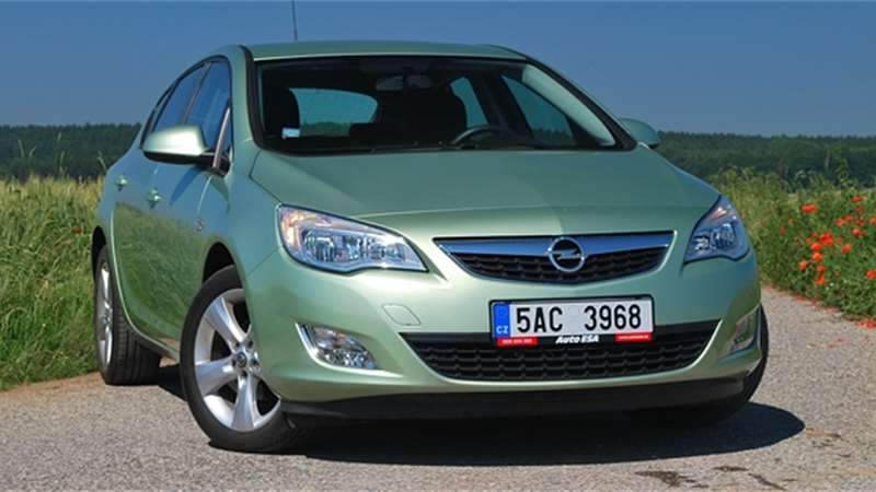Test ojetiny: Opel Astra J je dobré auto, i když trochu obézní