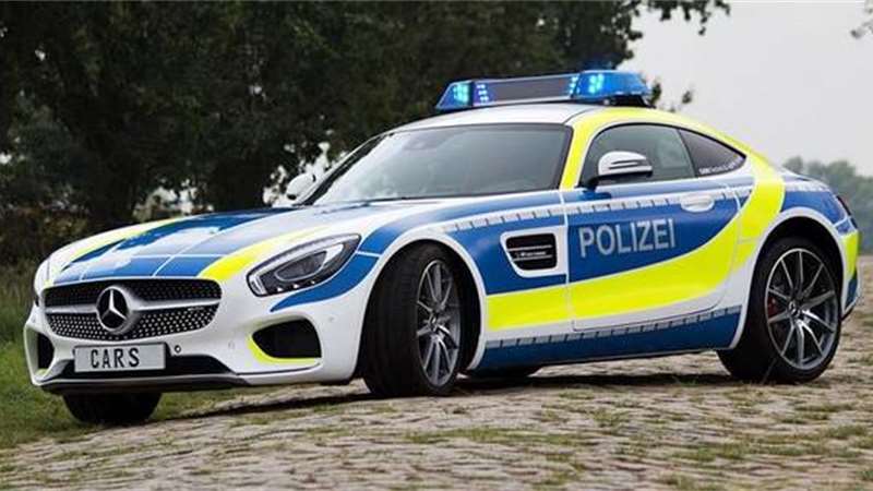 Prohlédněte si Mercedes-AMG GT v úpravě pro německou policii