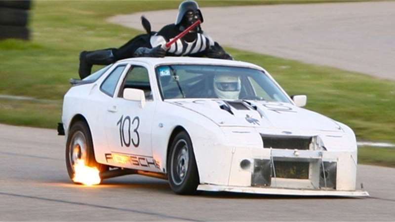 Největší bizár motorsportu se jmenuje 24 Hours of LeMons. Nic horšího nenajdete