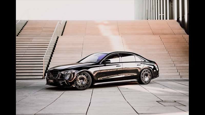 Německá tuningová společnost odhaluje své pojetí nového Mercedesu-Benz třídy S. Zaměřil se na vozy, které jsou již od výrobní linky vybaveny paketem  AMG . Zdroj: Brabus