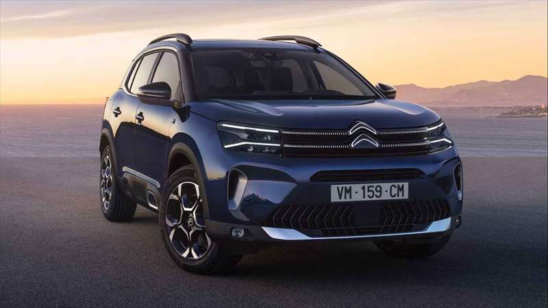 Modelu C5 Aircross se prodalo na 260 000 kusů. Nyní přišel čas na facelift. motor1.com