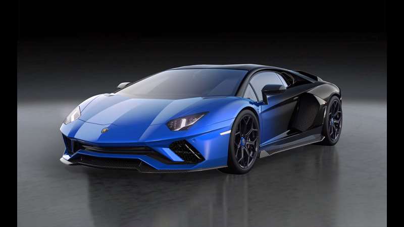 Italský supersport Lamborghini Aventador končí edicí Ultimae. Respektive už skončit měl, ale požár nákladní lodi a její následné potopení  si vyžádaly obnovení produkce  k uspokojení těch pár nešťastníků, kteří své Ultimae měli na palubě. Zdroj: Lamborghini Media