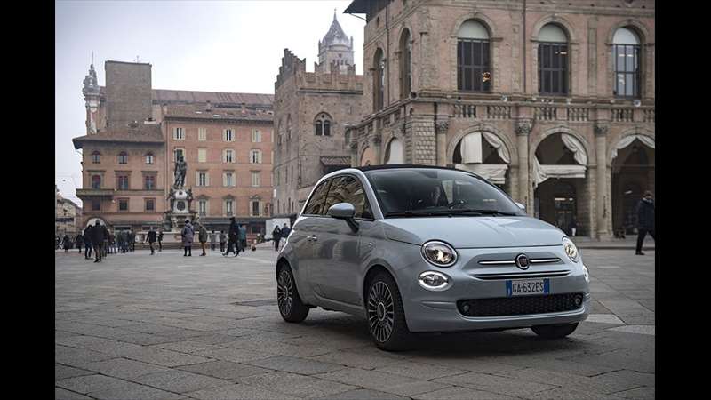  | Fiat 500 a Panda Hybrid Foto: Fiat