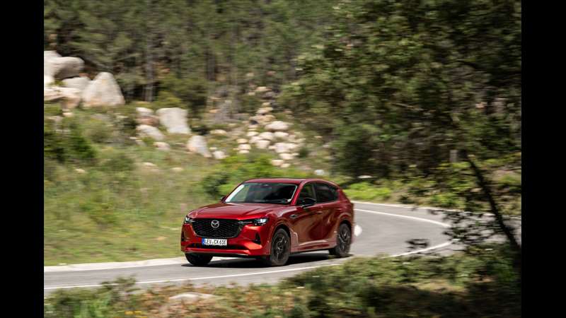 Touto cestou šla z počátku také Mazda při představení vlajkové lodi CX-60. Zdroj: Mazda